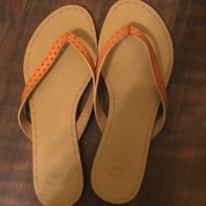 Gap flip flops
